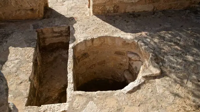 مناطق سياحية في الأردن عجلون - آبار في كنائس مار إلياس